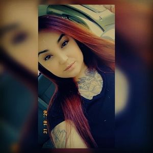 Meet your Posher, Desiree